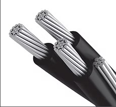 Corte de cable de aluminio con chaqueta negra